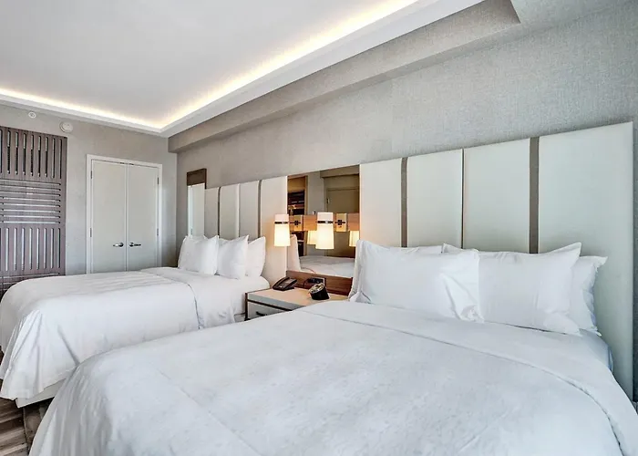 Elegant Beachfront Condo - Your Perfect Getaway!